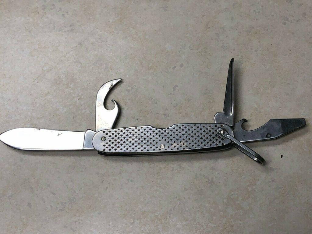 Vintage Camillus US Pocket Knife Military 1965 Vietnam era for sale