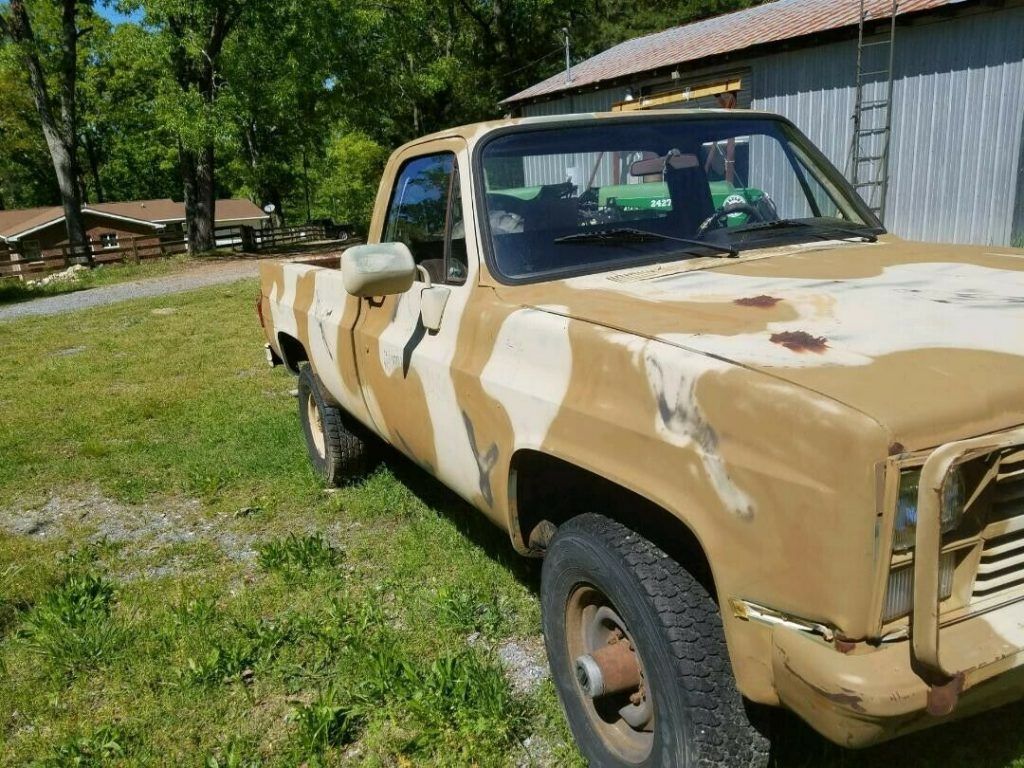 Chevrolet CUCV M1008 Military Pickup Truck 6.2L