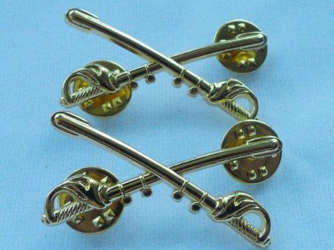 Pair US Army Cavalry Hat Lapel Insignia Badges Pin Two Crossed Sabers Insignia for sale