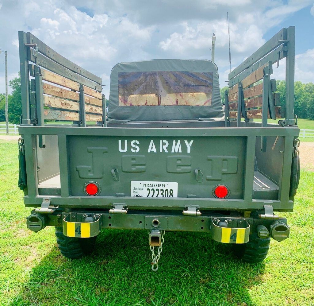 1969 M715 Kaiser Jeep
