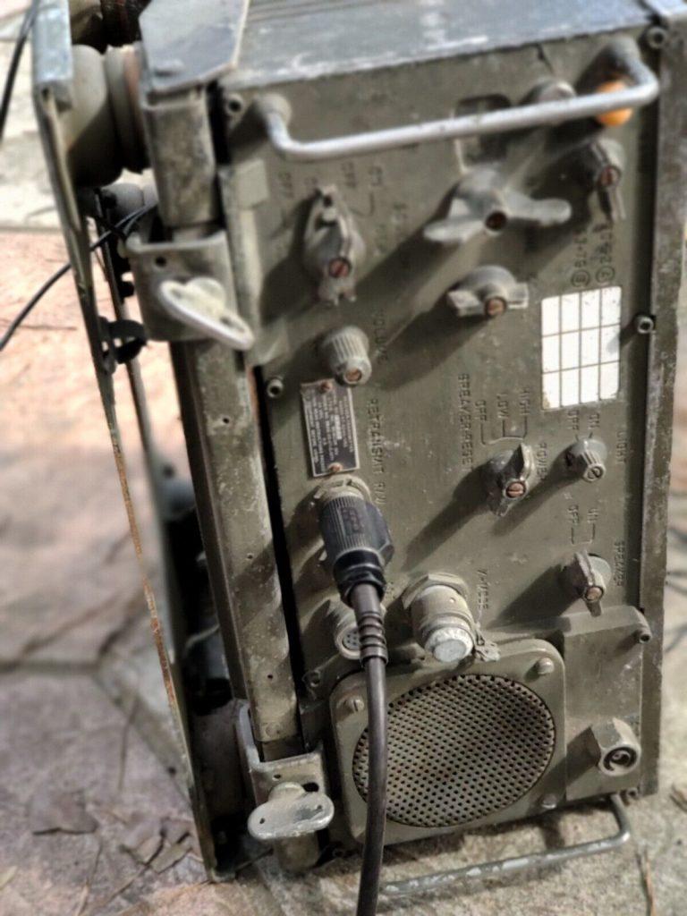 MILITARY RADIO RT-524 INCL MOUNT VRC-47 RT524 Vietnam Jeep M151 Humvee HMMWV