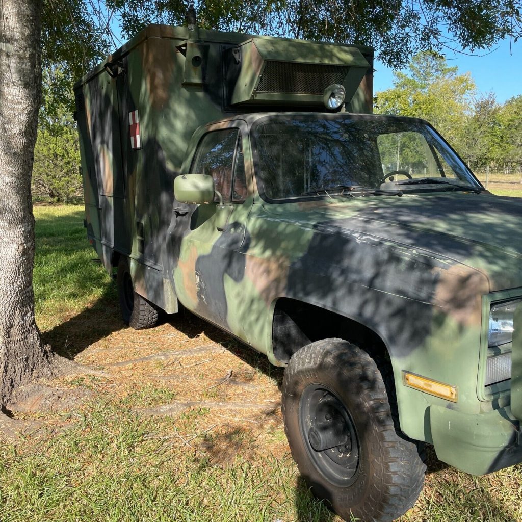 CUCV M1010 Army Ambulance