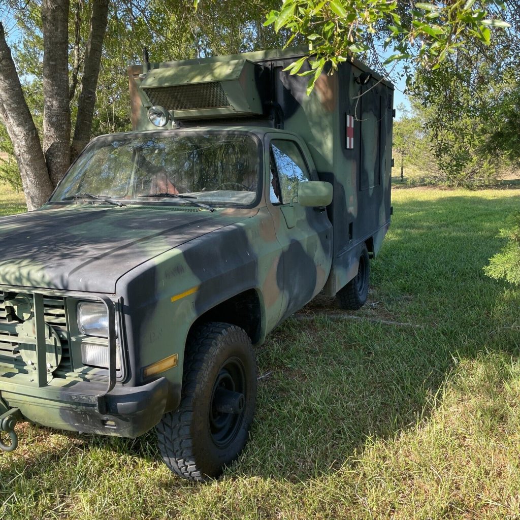 CUCV M1010 Army Ambulance