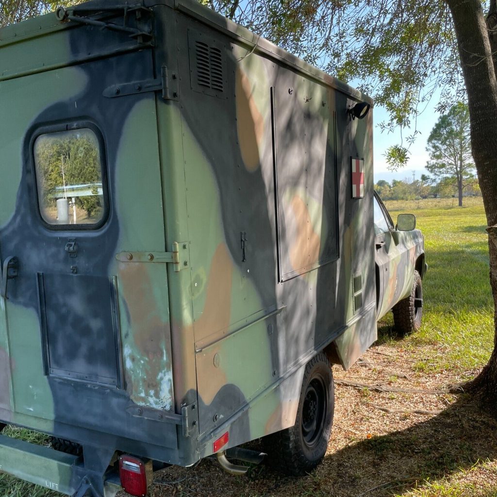 CUCV M1010 Army Ambulance