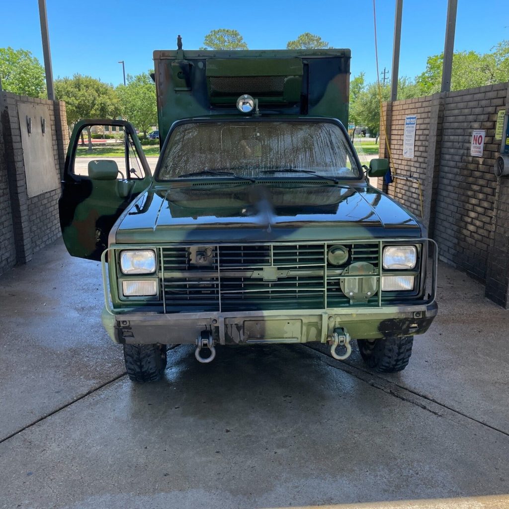 CUCV M1010 Army Ambulance