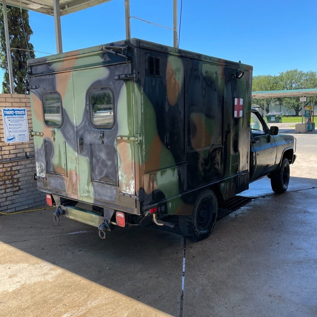 CUCV M1010 Army Ambulance