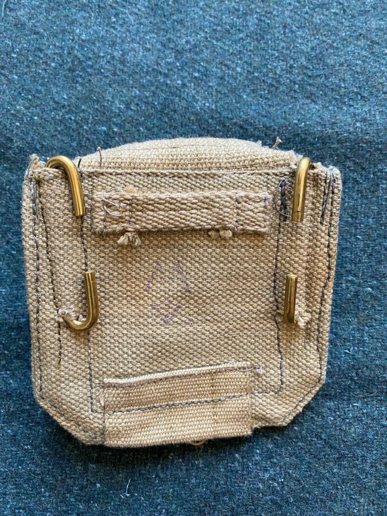 Original WW2 Australian Army 1937 Pattern P37 Pistol Ammo Pouch – 1944 Mint