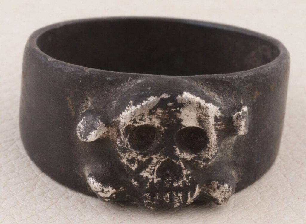 Ring Skull Bones Crossbones ww1 WWI ww2 WWII Special Force Soldiers Amulet Jewel