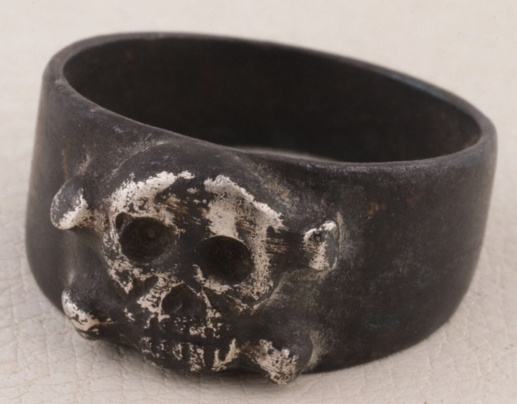 Ring Skull Bones Crossbones ww1 WWI ww2 WWII Special Force Soldiers Amulet Jewel