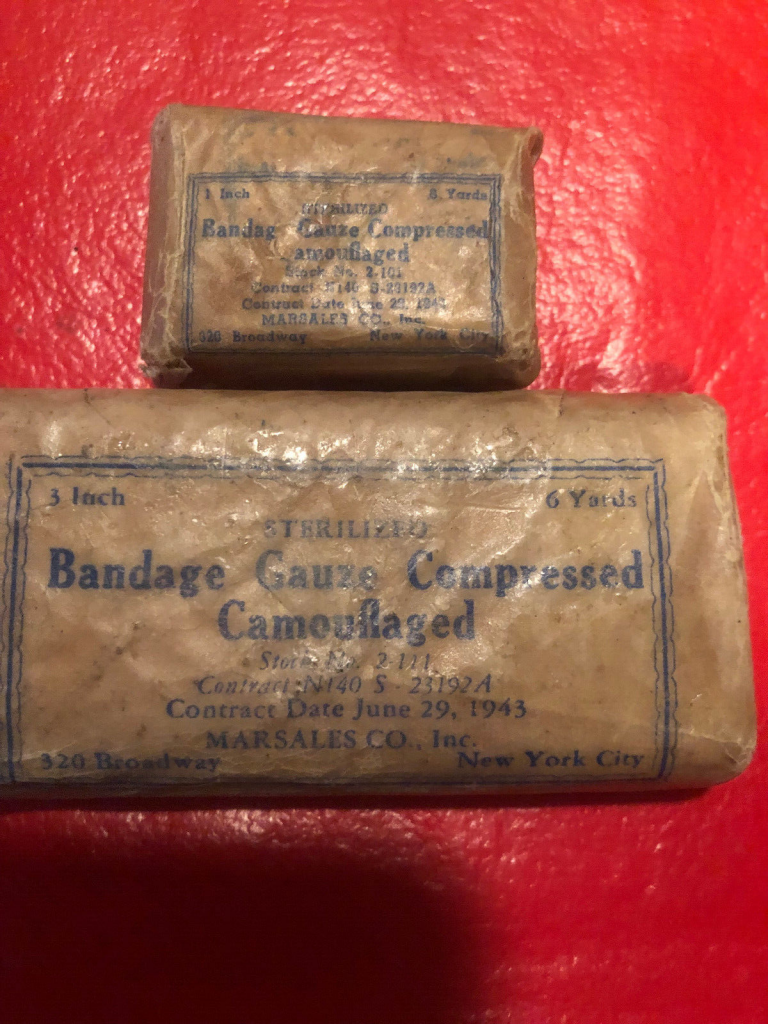 US Army USMC Jungle First Aid Kit Pouch Contents WW II KW Medic Corpsman 1st