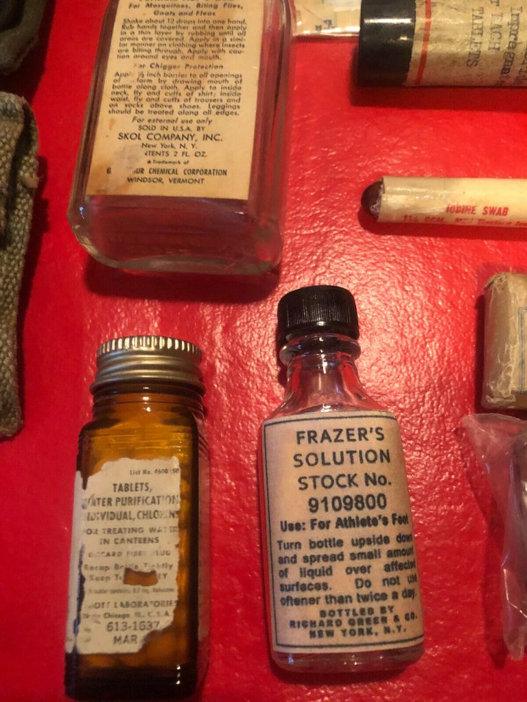 US Army USMC Jungle First Aid Kit Pouch Contents WW II KW Medic Corpsman 1st