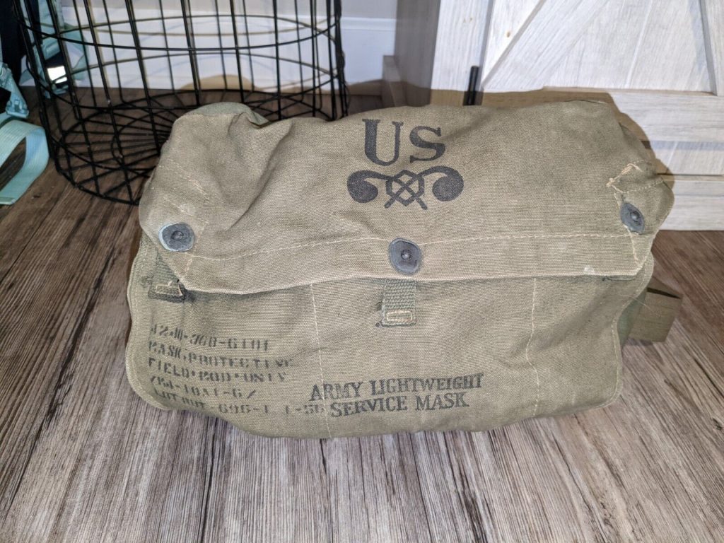 WWII Lightweight Service Mask Gasmask With Bag