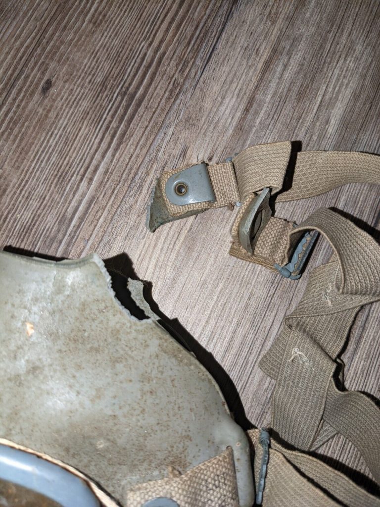 WWII Lightweight Service Mask Gasmask With Bag