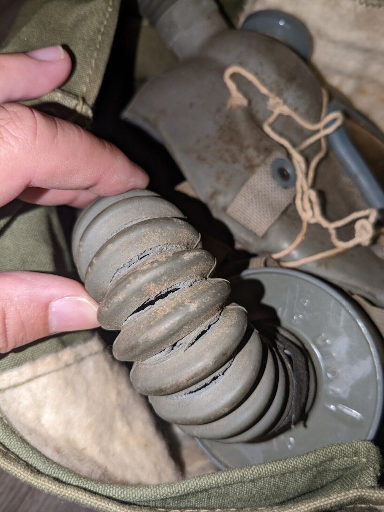 WWII Lightweight Service Mask Gasmask With Bag