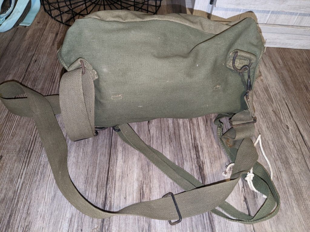 WWII Lightweight Service Mask Gasmask With Bag