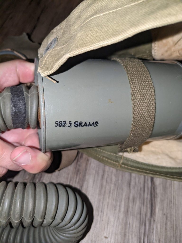 WWII Lightweight Service Mask Gasmask With Bag