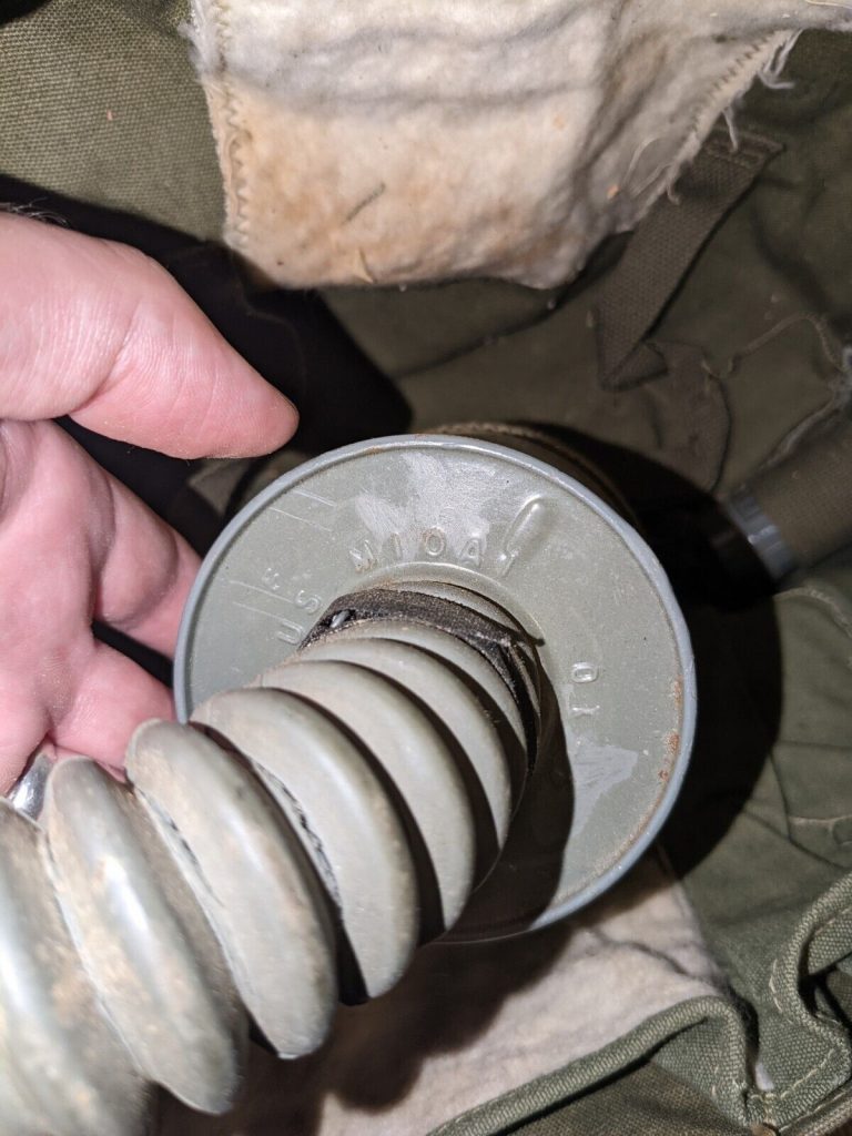 WWII Lightweight Service Mask Gasmask With Bag