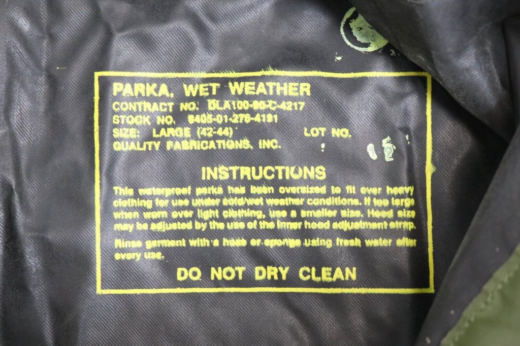 Large- 1990s US Army Wet Weather Parka Jacket Anorak OD Green Waterproof Rain
