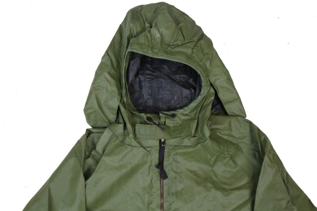 Large- 1990s US Army Wet Weather Parka Jacket Anorak OD Green Waterproof Rain