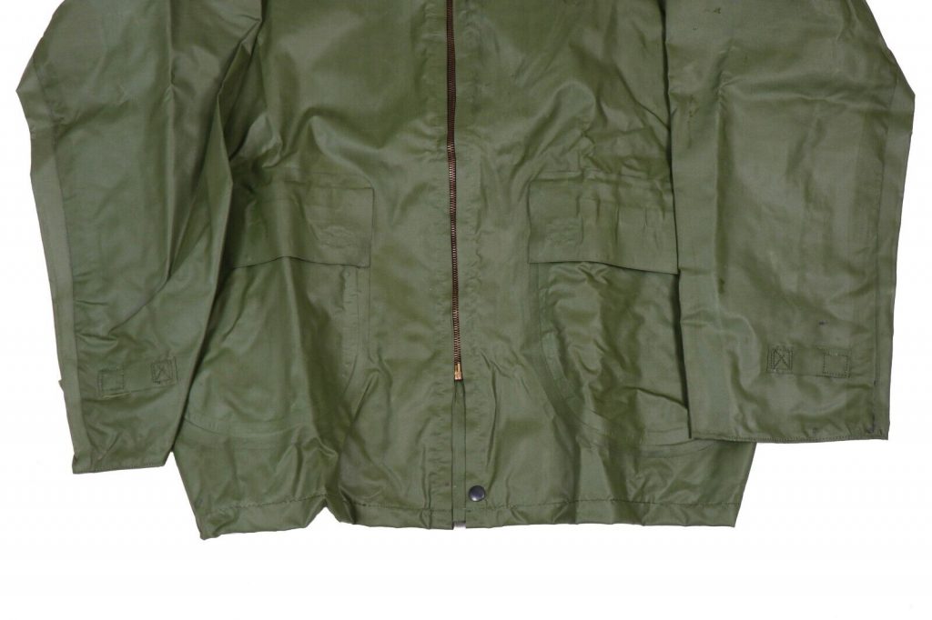 Large- 1990s US Army Wet Weather Parka Jacket Anorak OD Green Waterproof Rain