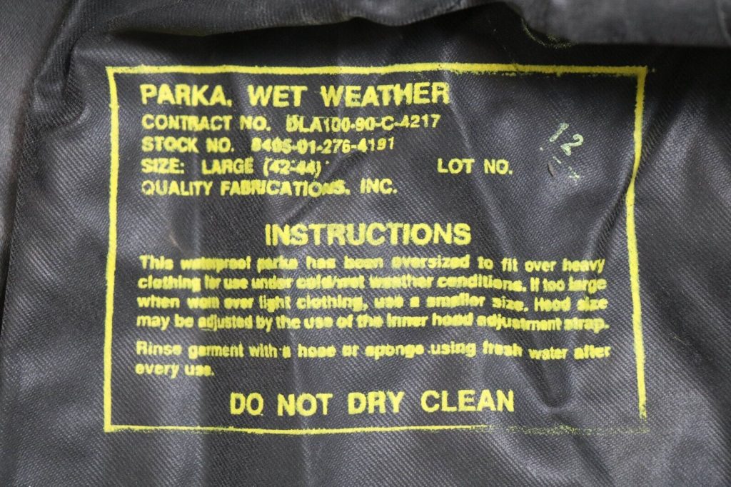 Large- 1990s US Army Wet Weather Parka Jacket Anorak OD Green Waterproof Rain