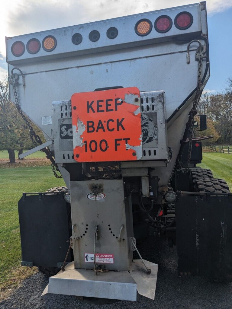 Military Trucks for Sale, Snow Plow Truck, M931a2 5 Ton with Spreader and