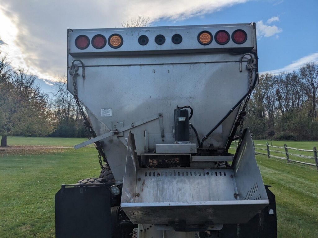 Military Trucks for Sale, Snow Plow Truck, M931a2 5 Ton with Spreader and