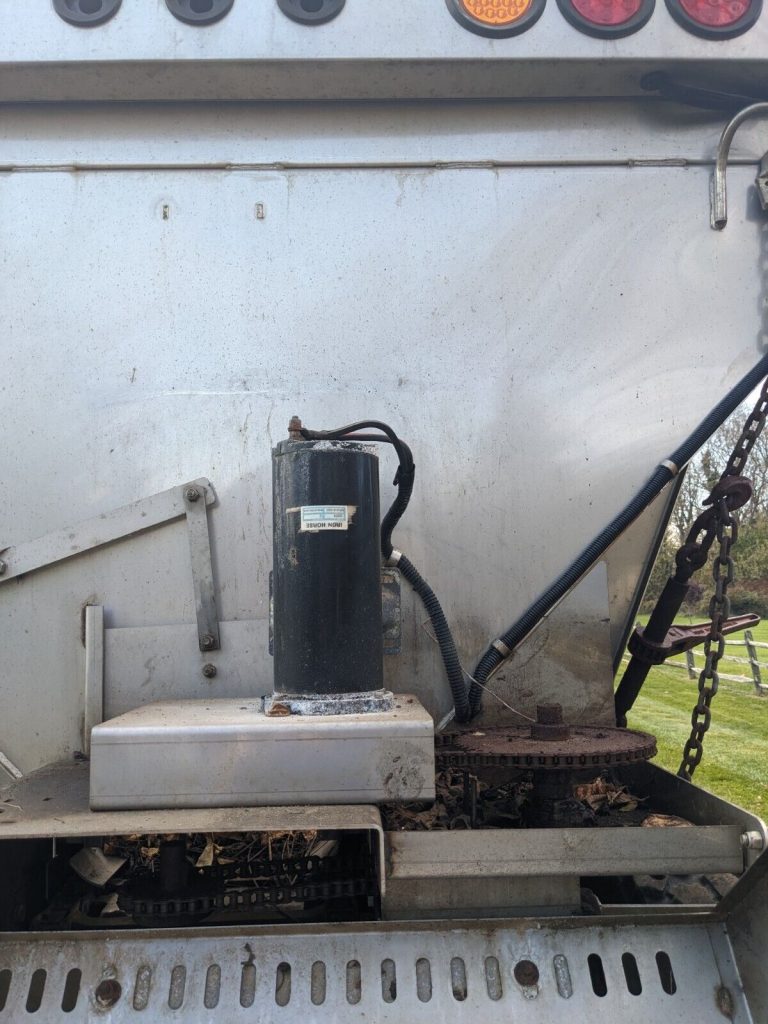 Military Trucks for Sale, Snow Plow Truck, M931a2 5 Ton with Spreader and