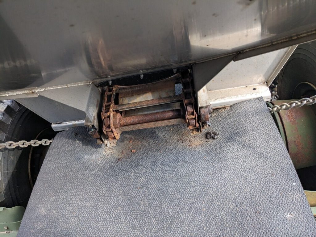 Military Trucks for Sale, Snow Plow Truck, M931a2 5 Ton with Spreader and