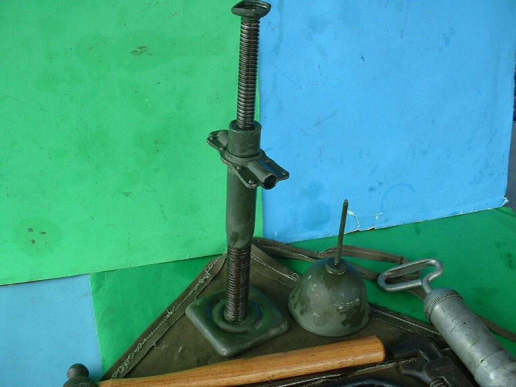 WW2 Willys MB or Ford GPW JEEP JACK with Tool Kit 1942,43,1944, Army, Wwii
