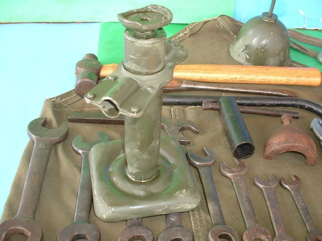 WW2 Willys MB or Ford GPW JEEP JACK with Tool Kit 1942,43,1944, Army, Wwii