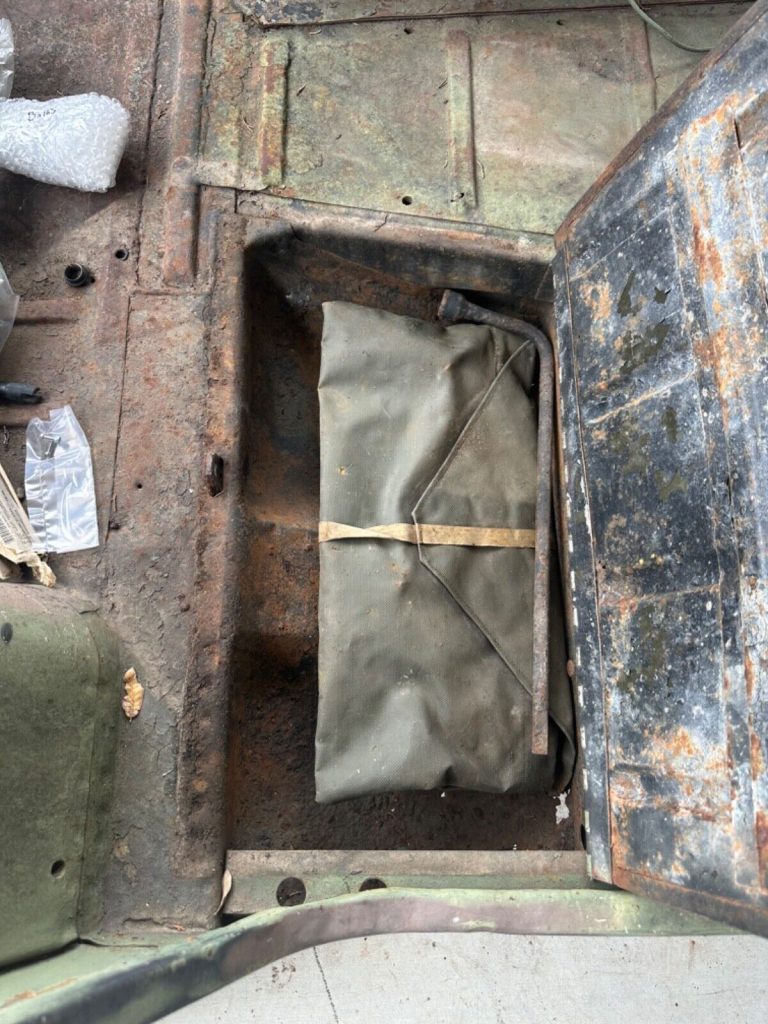 Uncut Am General 1971 M151a2 MUTT US Army Tech Manual Included