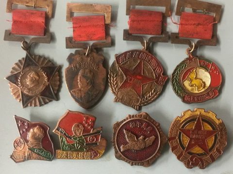 8 PCS Chinese Badge Korean war Medals Popular Collection for sale