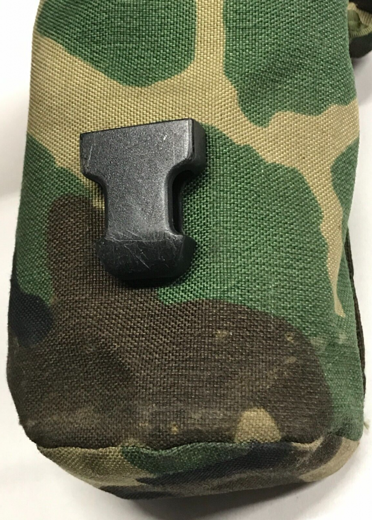 M81 Woodland Molle Canister Pocket USMC