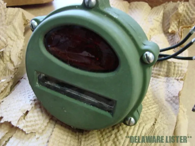 US Military Army Truck/humvee/jeep Metal Taillight Tail/brake Light Cats Eye NOS