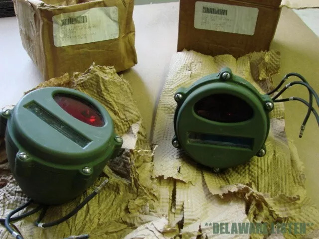 US Military Army Truck/humvee/jeep Metal Taillight Tail/brake Light Cats Eye NOS