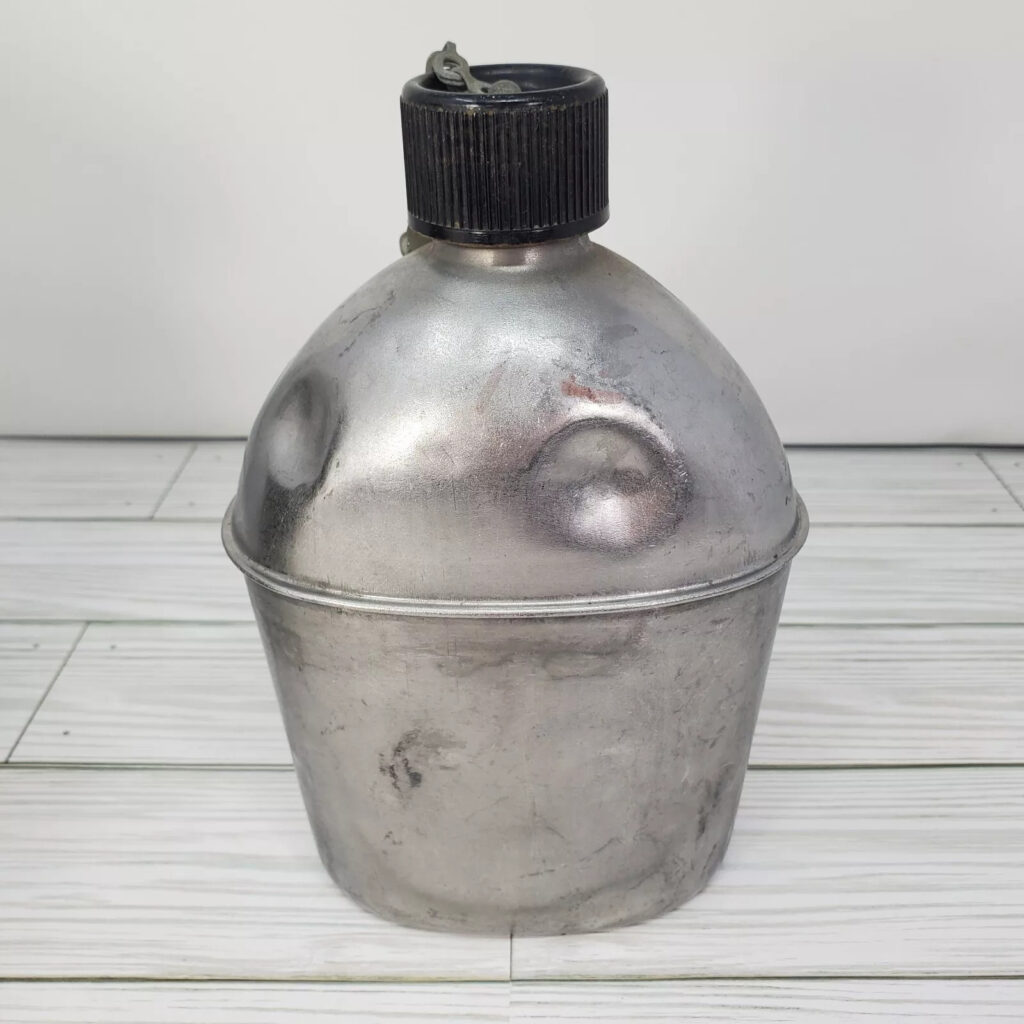 US Military WWII Vollrath 1943 Canteen Canvas Cover Vietnam Era DSA 100-4764 Vtg