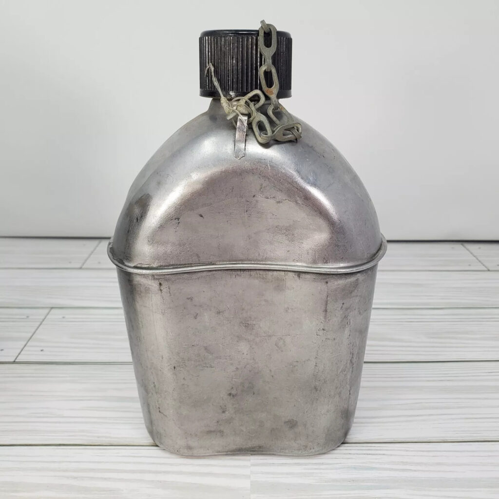 US Military WWII Vollrath 1943 Canteen Canvas Cover Vietnam Era DSA 100-4764 Vtg