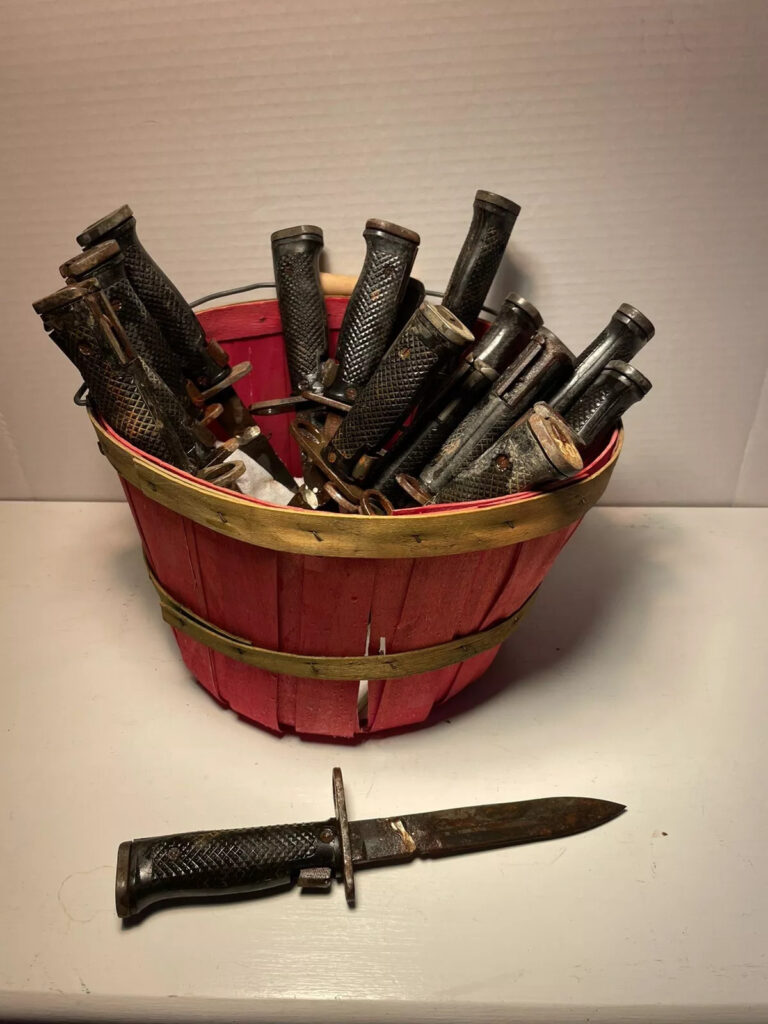 Vintage Decommissioned US M6 Bayonets