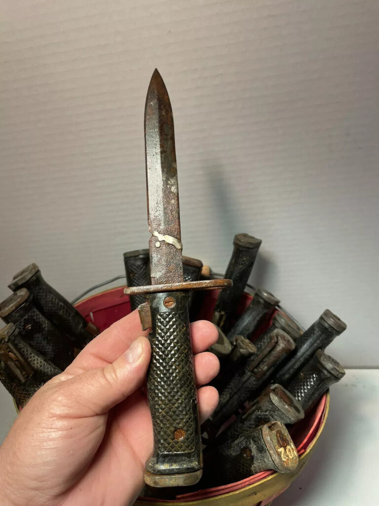 Vintage Decommissioned US M6 Bayonets