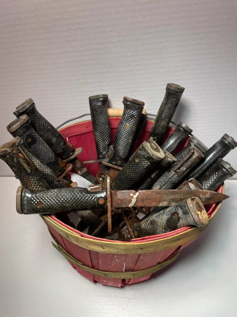 Vintage Decommissioned US M6 Bayonets
