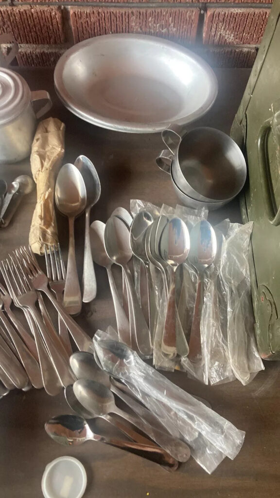 WW Officers Mess Kit