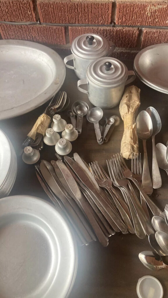 WW Officers Mess Kit