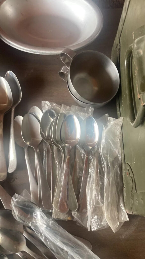 WW Officers Mess Kit