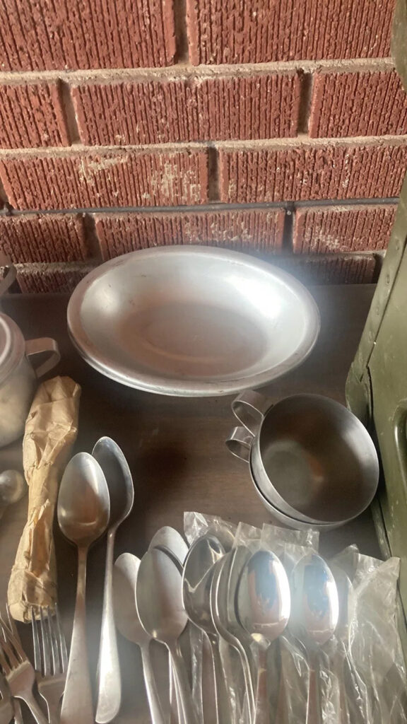 WW Officers Mess Kit