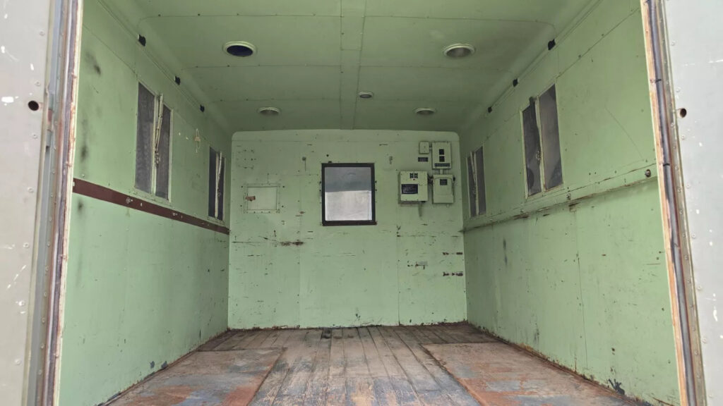 1971 Am General M109a3 “deuce and a Half” Van Camper 6×6 Multifuel Army Military