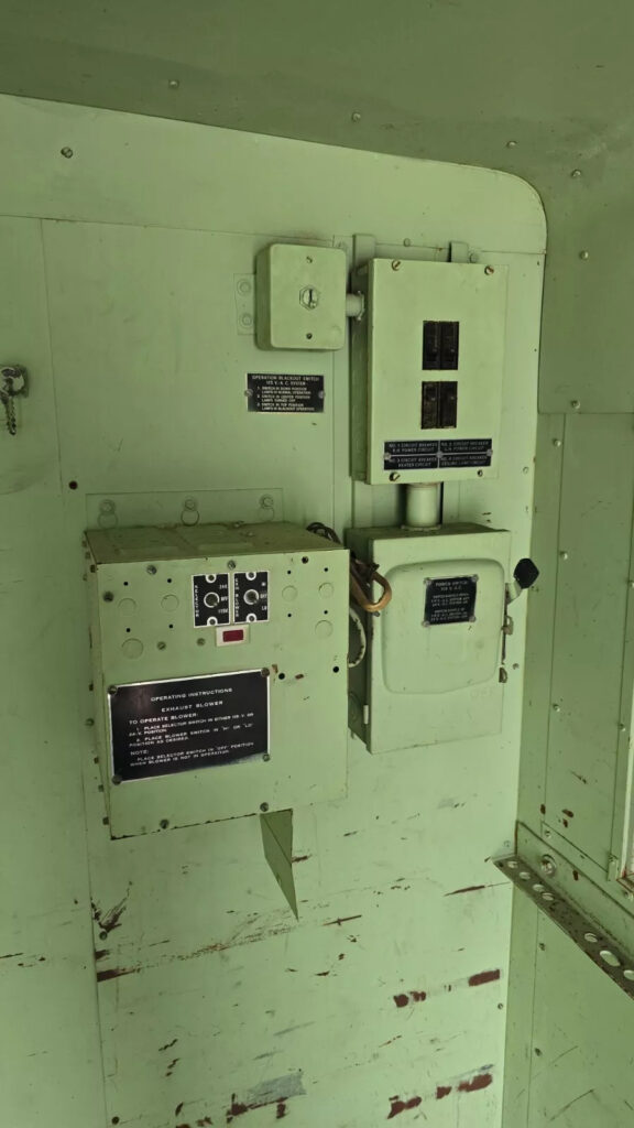 1971 Am General M109a3 “deuce and a Half” Van Camper 6×6 Multifuel Army Military