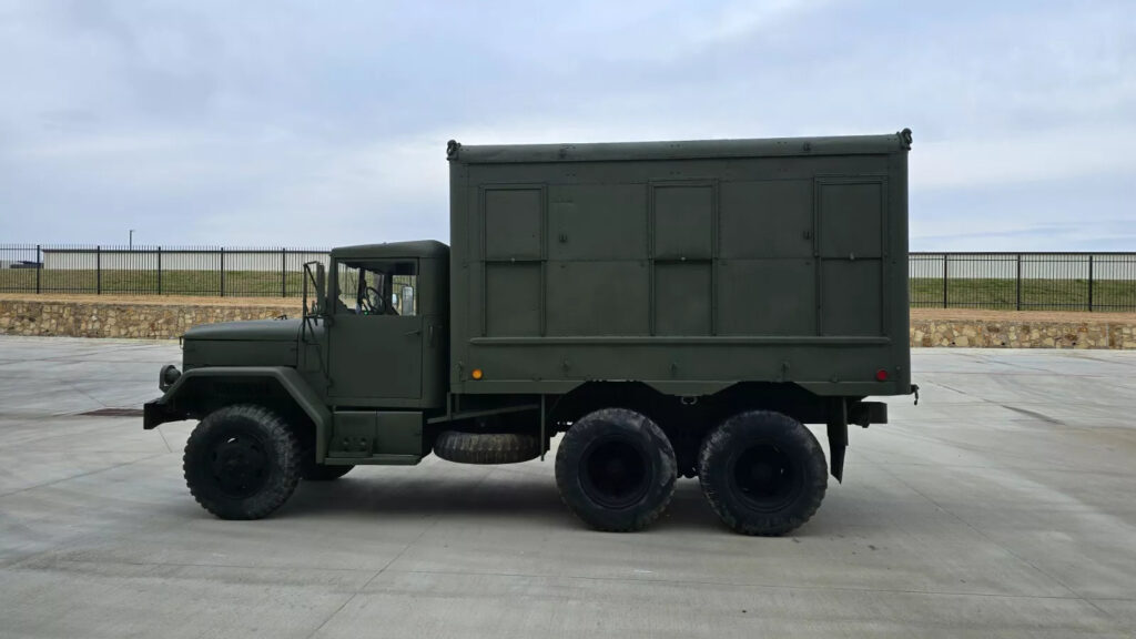 1971 Am General M109a3 “deuce and a Half” Van Camper 6×6 Multifuel Army Military