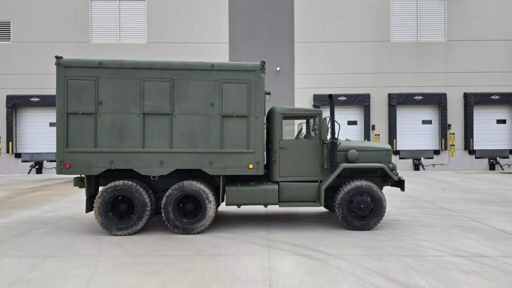 1971 Am General M109a3 “deuce and a Half” Van Camper 6×6 Multifuel Army Military