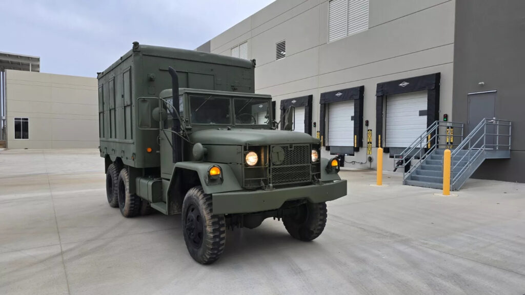 1971 Am General M109a3 “deuce and a Half” Van Camper 6×6 Multifuel Army Military